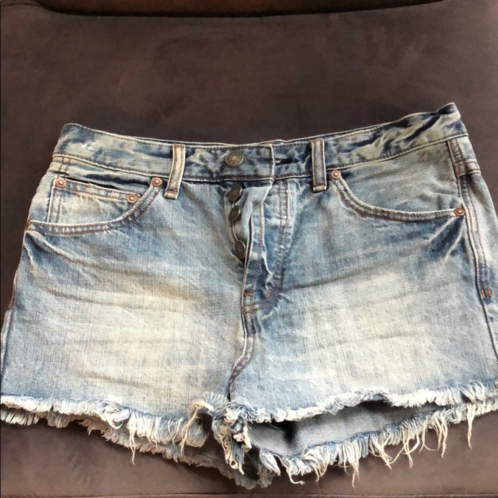 Free People Size 27 Light Wash Jean Shorts